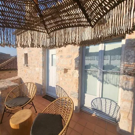 Balcony&tower Apartment *