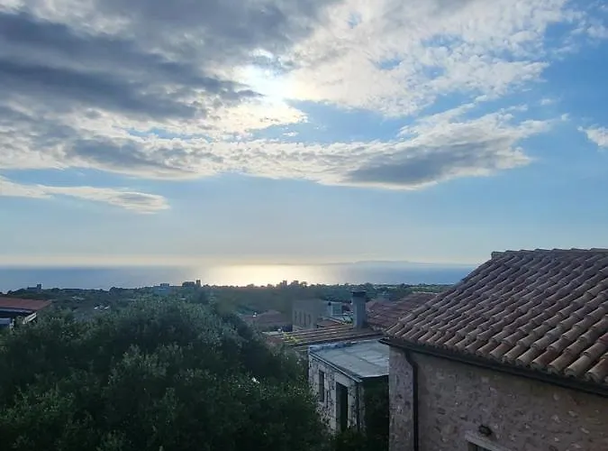 Balcony&tower Apartment